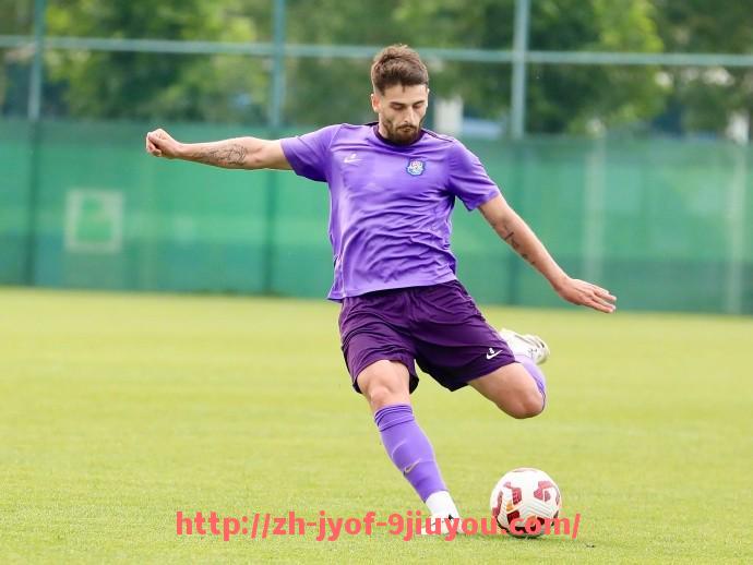 jiuyou九游娱乐-世俱杯教练换人策略及成功案例