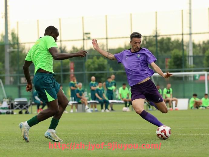 jiuyou九游娱乐-世俱杯比赛中最具观赏性的球员名单及球风特点解析